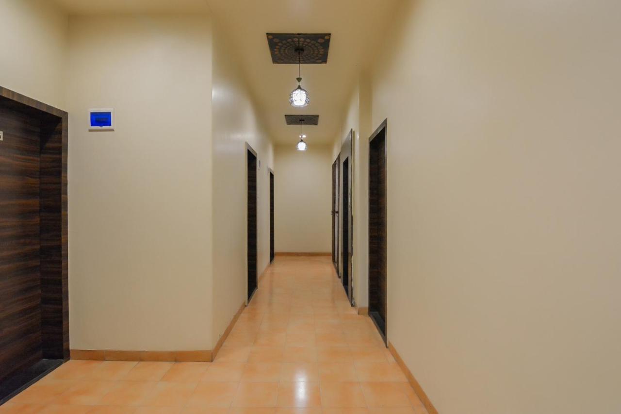 Hotel Oyo 18912 Popular Pune