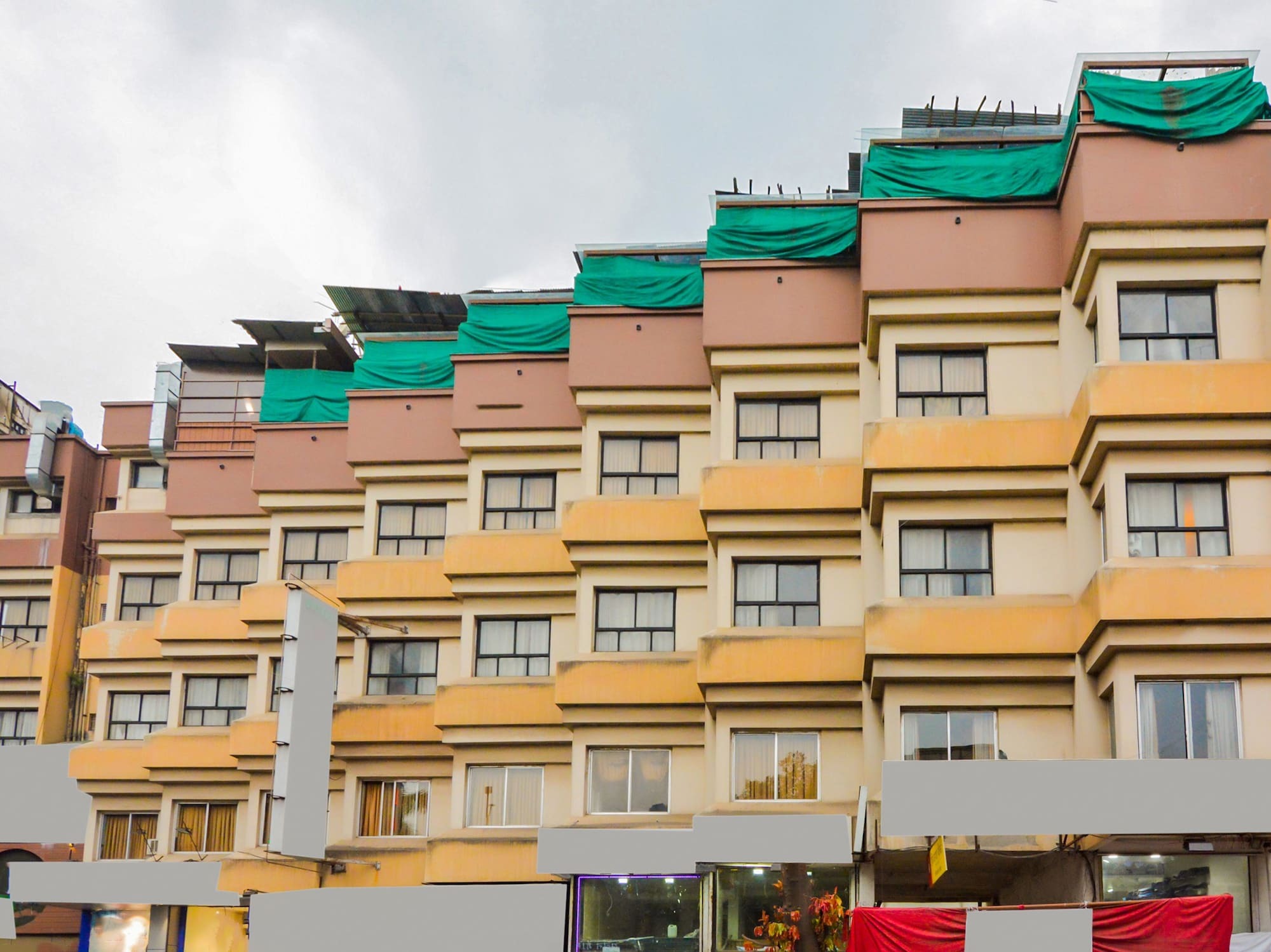Oyo 18912 Popular Hotel Pune