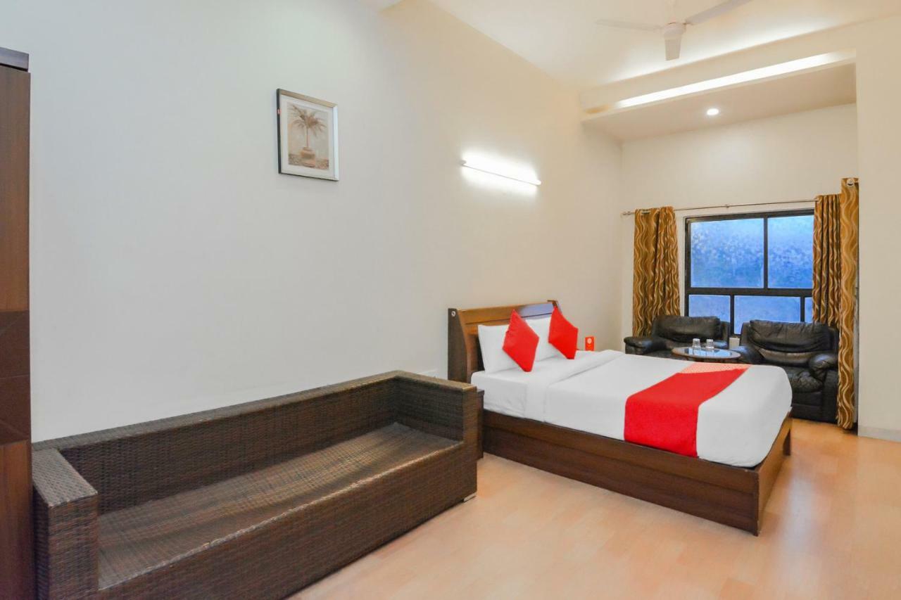 Hotel Oyo 18912 Popular 3*